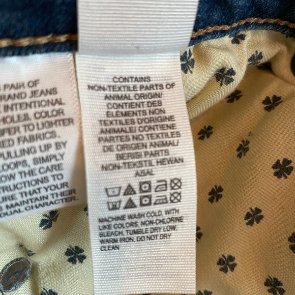 Lolita Skinny Distressed Lucky Brand Jeans. Size 28. - Picture 8 of 15